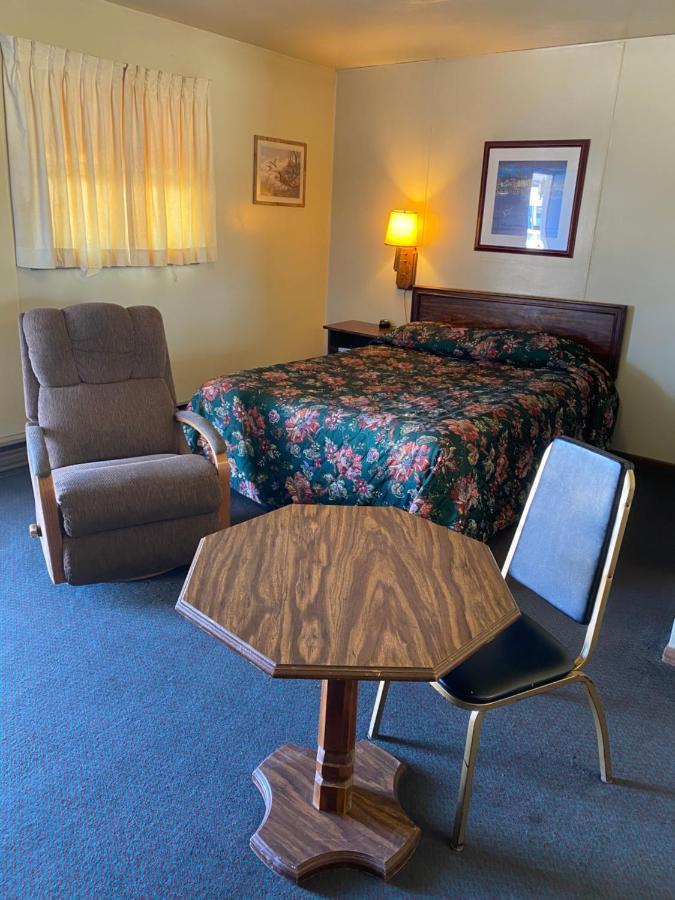 Burr Oak Motel